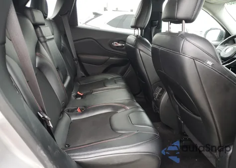 2019 Jeep Cherokee Trailhawk from USA, damaged, VIN 1C4PJMBX2KD186536